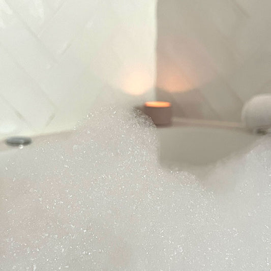 Guide complet : Comment parfumer vos bougies parfumées maison ?